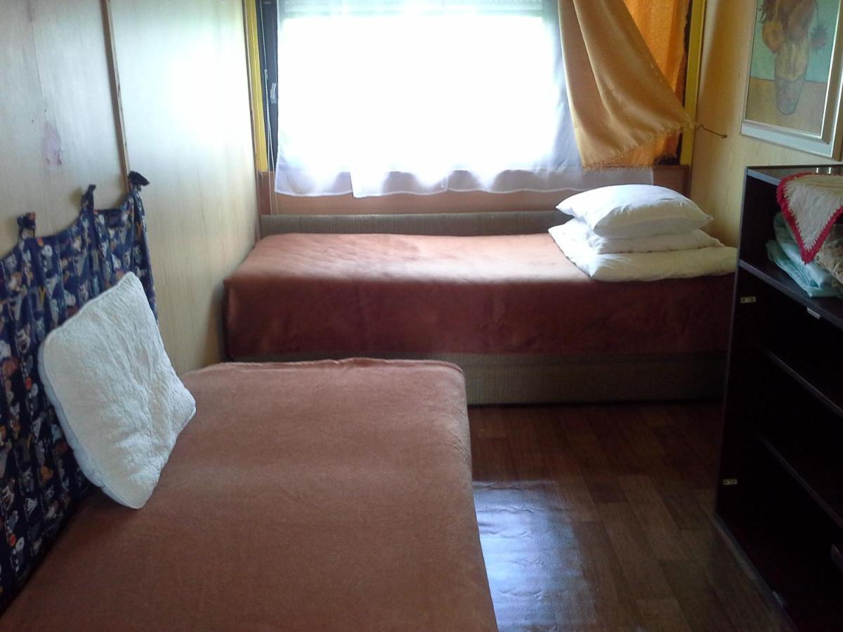 Utulny Privat Apartman Veľký Meder Kültér fotó
