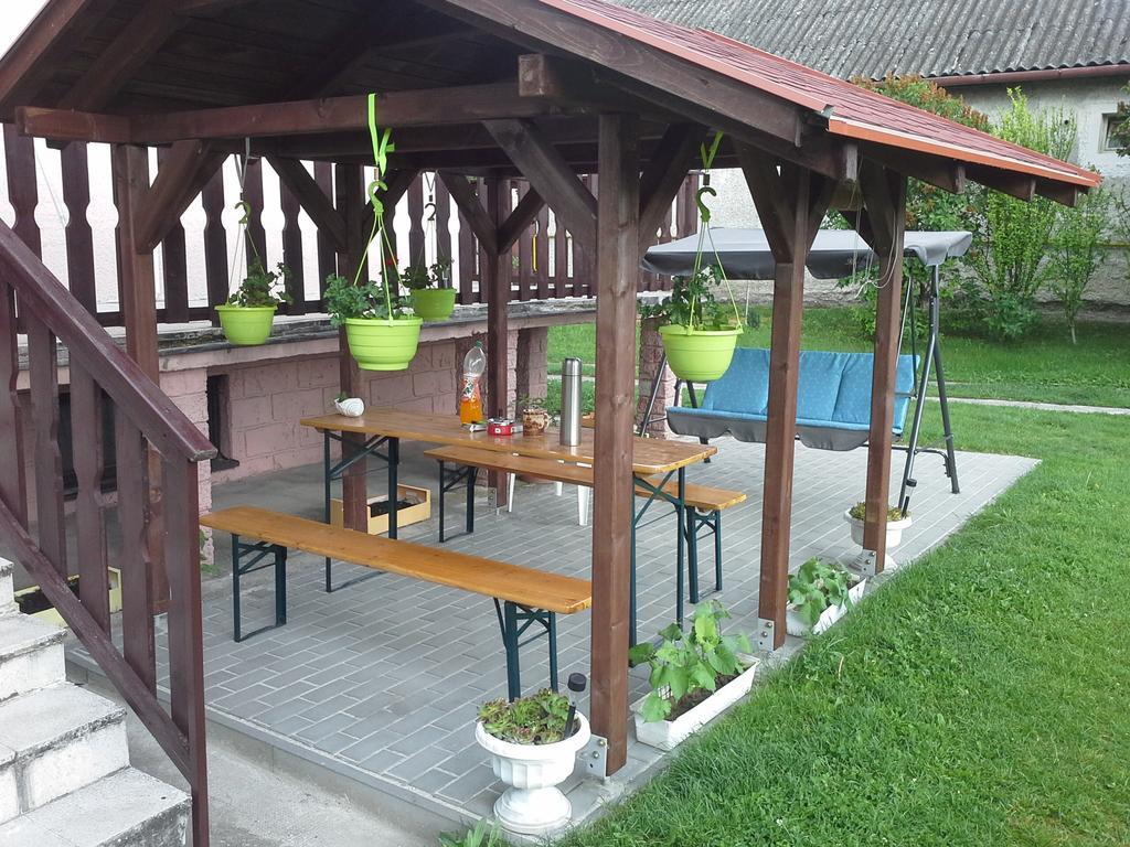 Utulny Privat Apartman Veľký Meder Kültér fotó