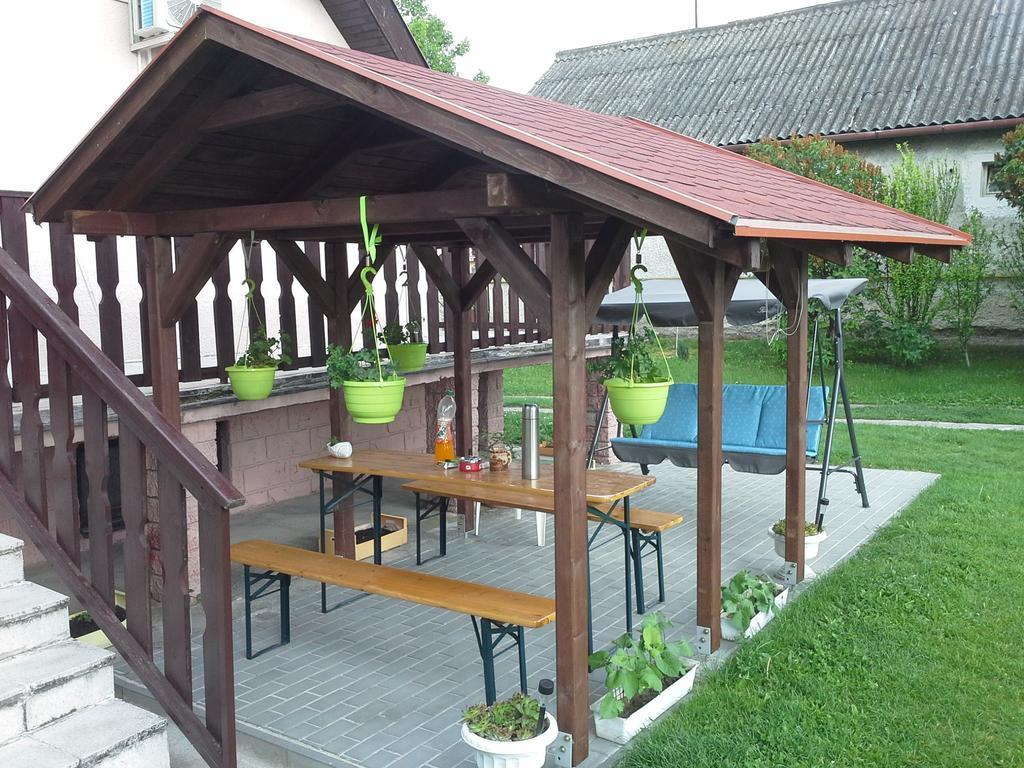 Utulny Privat Apartman Veľký Meder Kültér fotó