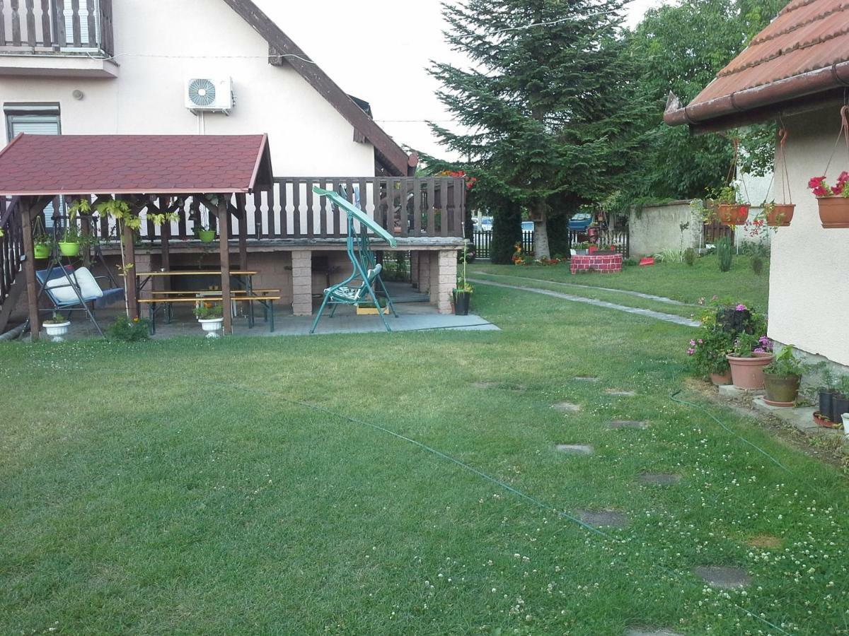 Utulny Privat Apartman Veľký Meder Kültér fotó